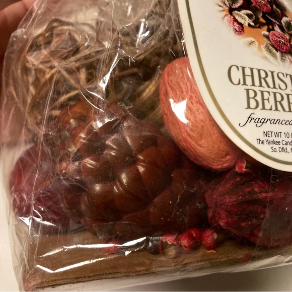 Yankee Candle Christmas Berries Potpourri 10 Oz New Old Stock - Picture 10 of 14